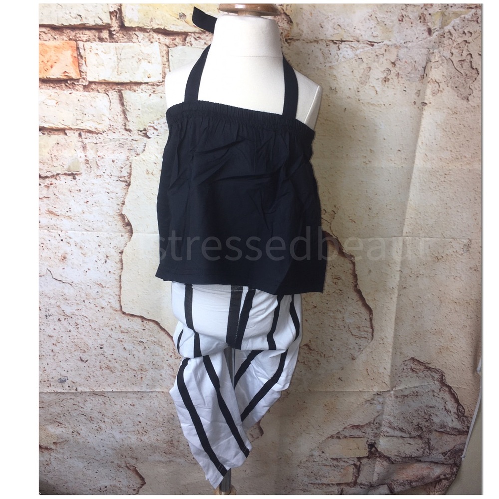 •LAST 2!! Black & Stripe 2 PC Legging Set• - Picture 2 of 11